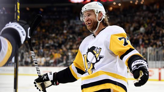 Carter exits with lower-body injury in third period taken at PPG Paints Arena (Penguins)